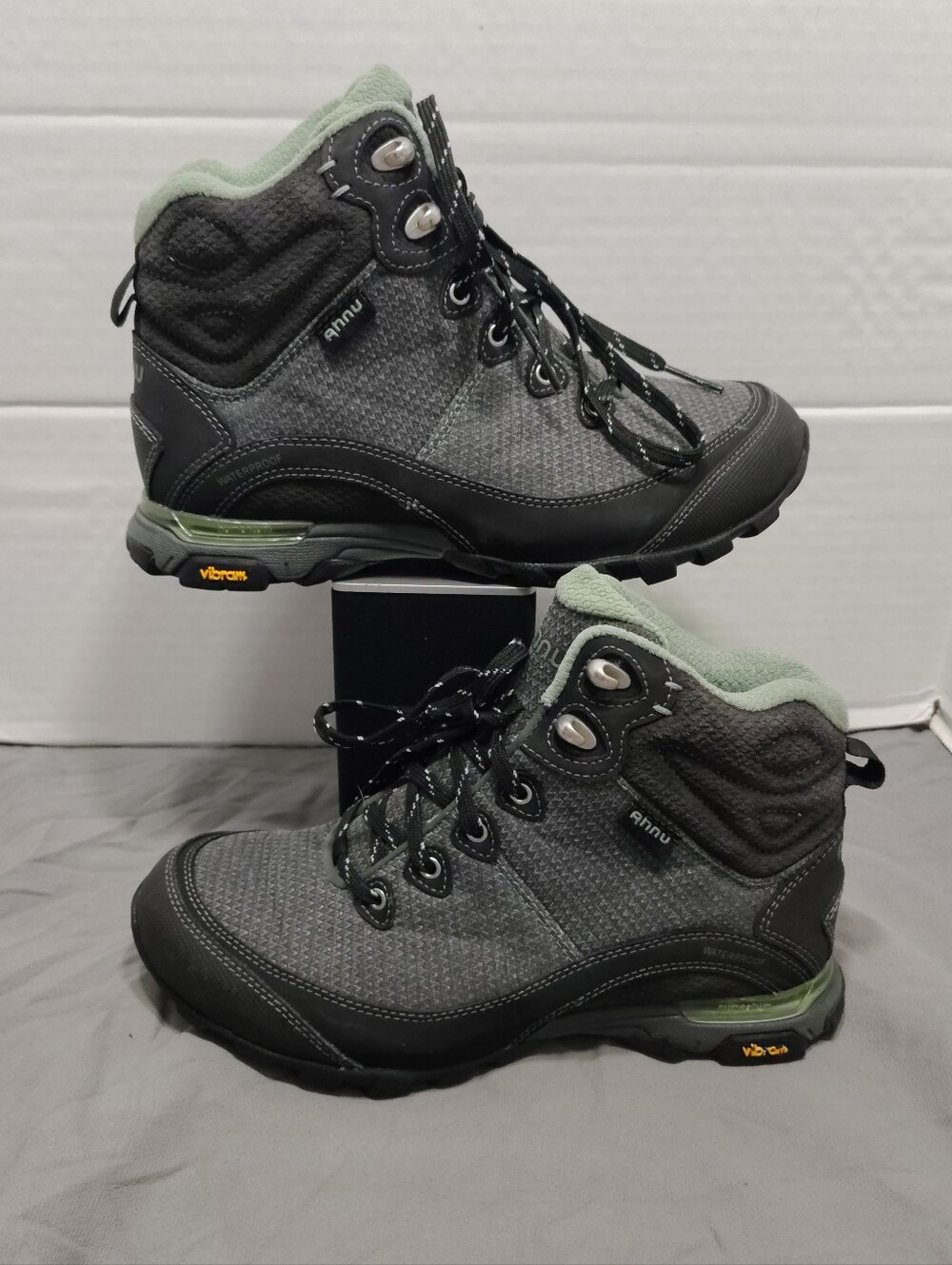 Ahnu By Teva Sugarpine ll, Women # 7.5 US Hiking Boots